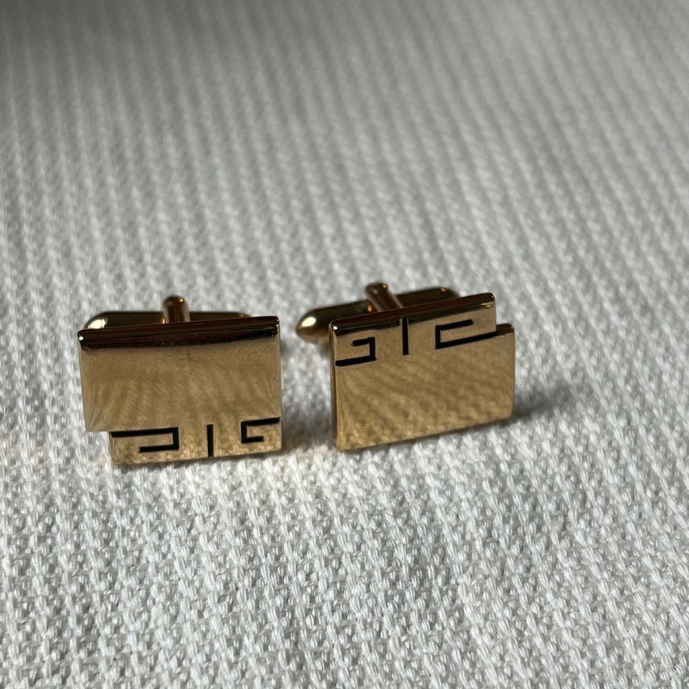 Vintage marked SWANK square gold tone chain pattern cufflinks